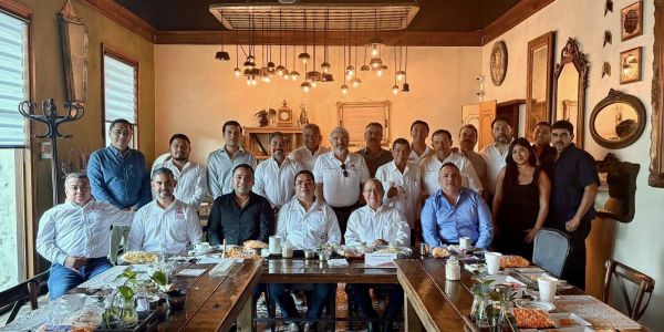 Mantiene Diputado Víctor García cercanía con ciudadanos y sector empresarial en Matamoros   