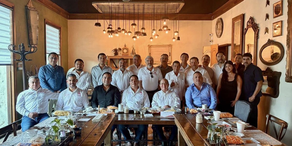 Mantiene Diputado Víctor García cercanía con ciudadanos y sector empresarial en Matamoros   