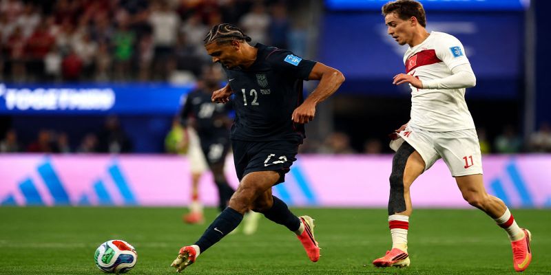 Turquía vence a Estados Unidos con gol agónico y se despide con honor