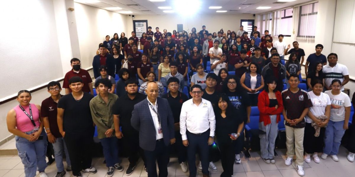 Participan estudiantes de la UTTN en Foro sobre Medio Ambiente