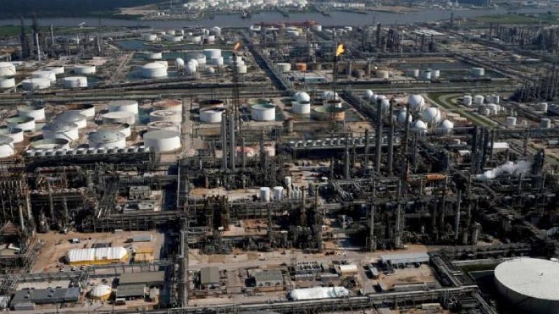 Pemex confirma derrame de diésel en Deer Park; lo atribuye a un percance entre dos buques