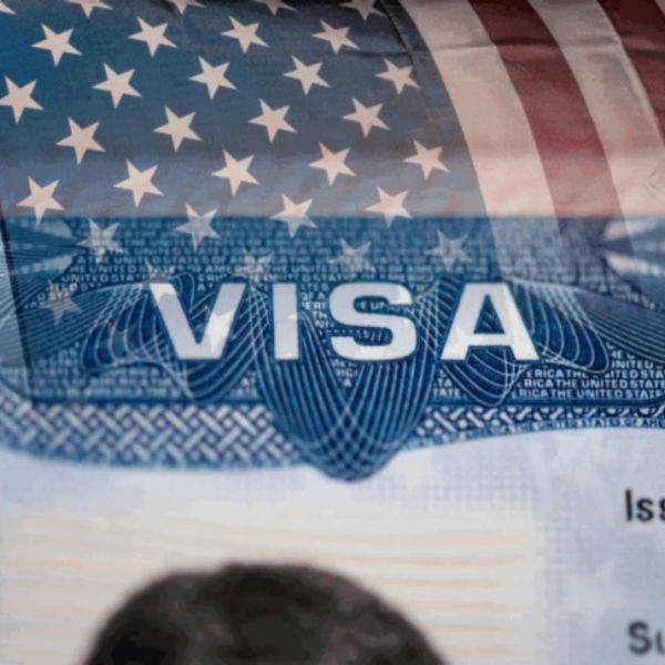 EE.UU. planea acortar duración de visas para estudiantes y periodistas