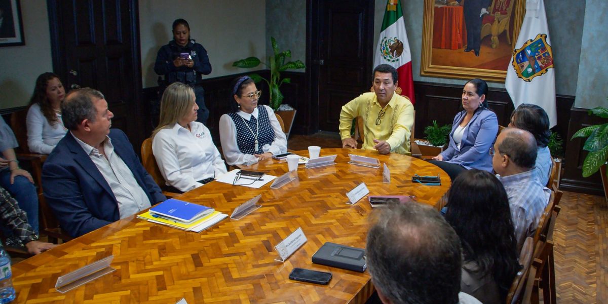 Exponen avances de trabajos en Tamul-Las Brisas;  esfuerzo del Municipio,  Infonvit y Fundación Hogares