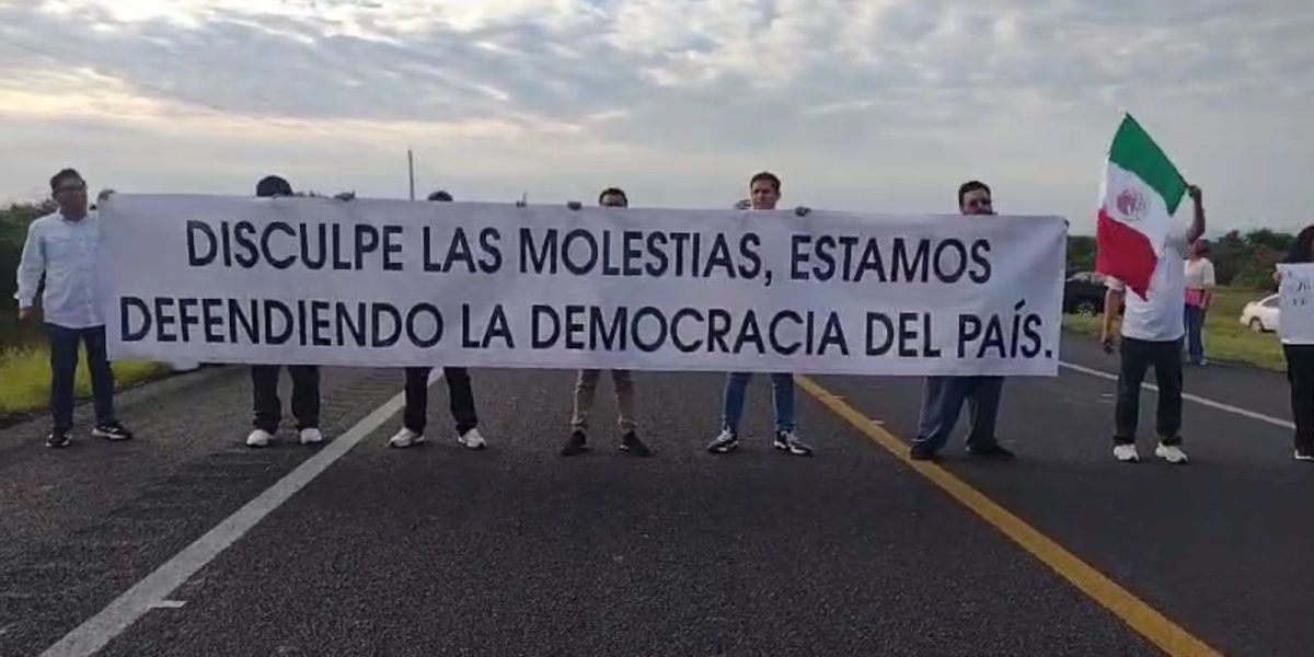 Levantan bloqueo carretero en la Victoria-Zaragoza