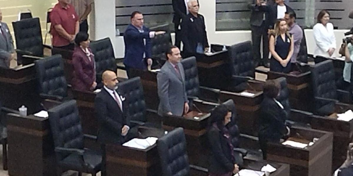 Gerardo Peña Flores regresa al Congreso tras amparo que revoca inhabilitación