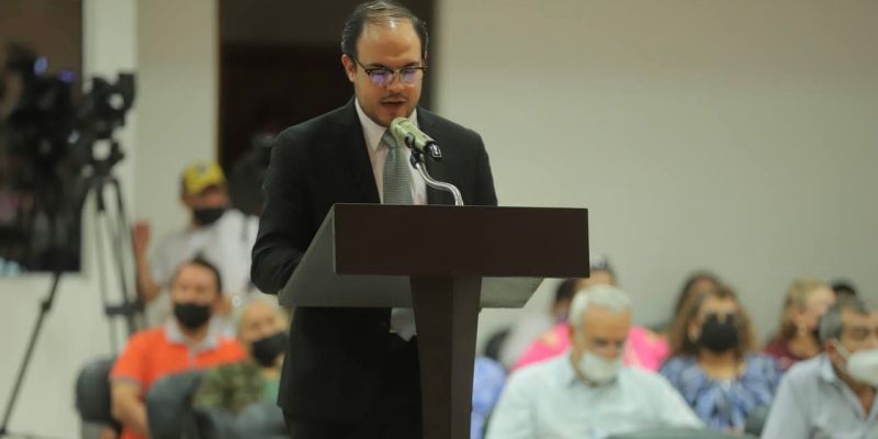 Ratifica Cabildo a Manuel Caballeros Martínez como cronista de la ciudad