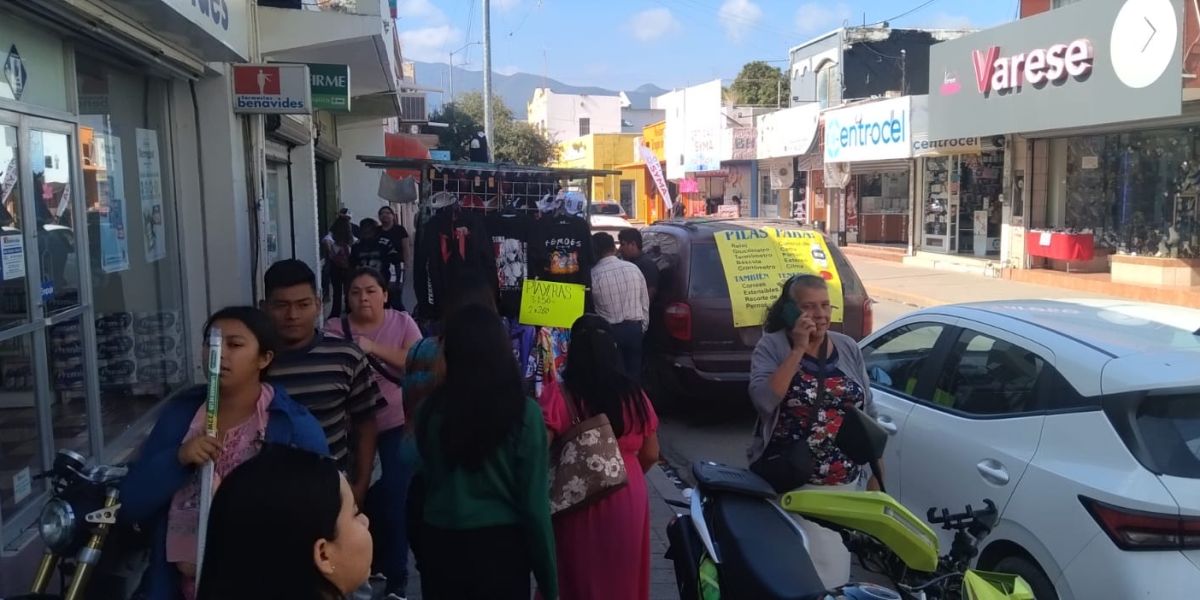 Saturan zona centro de la ciudad  por compras y pago de prestaciones