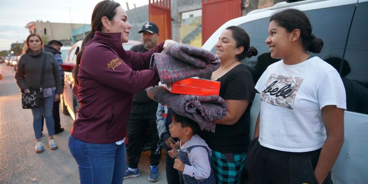 Protege gobierno municipal a sectores vulnerables con entrega de cobertores y calentadores