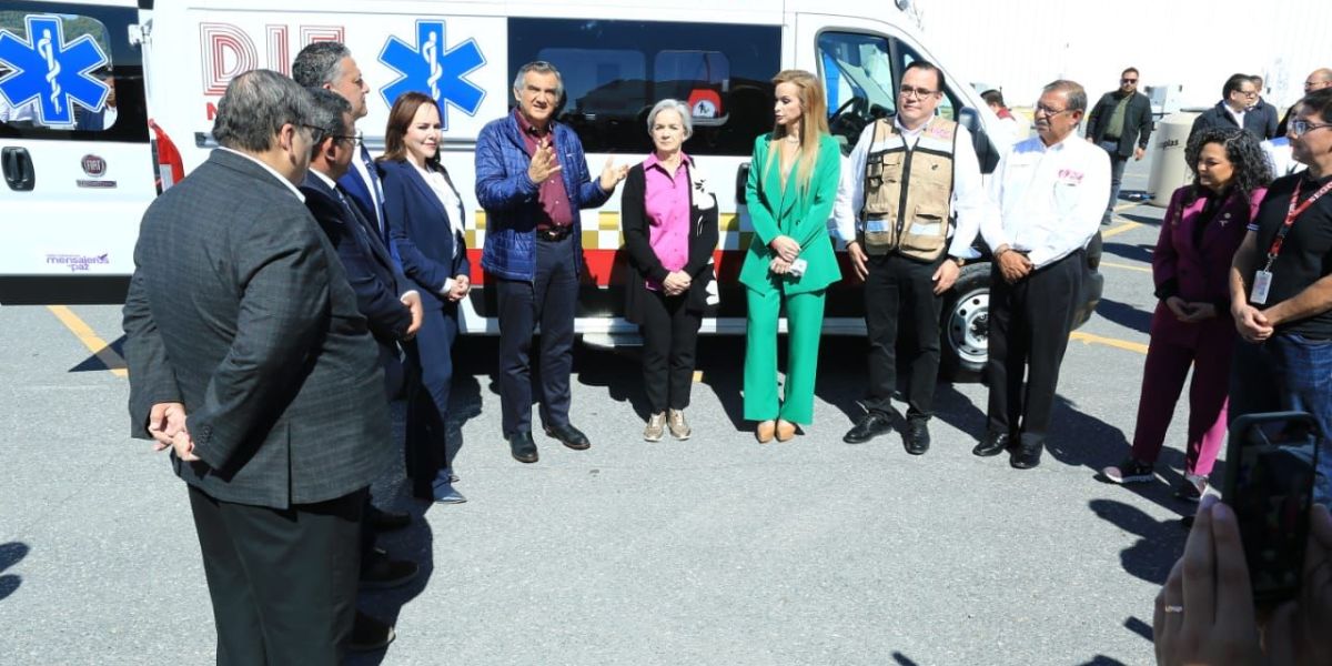 Gobernador Américo Villarreal y Alcaldesa Carmen Lilia Canturosas supervisan albergue de migrantes