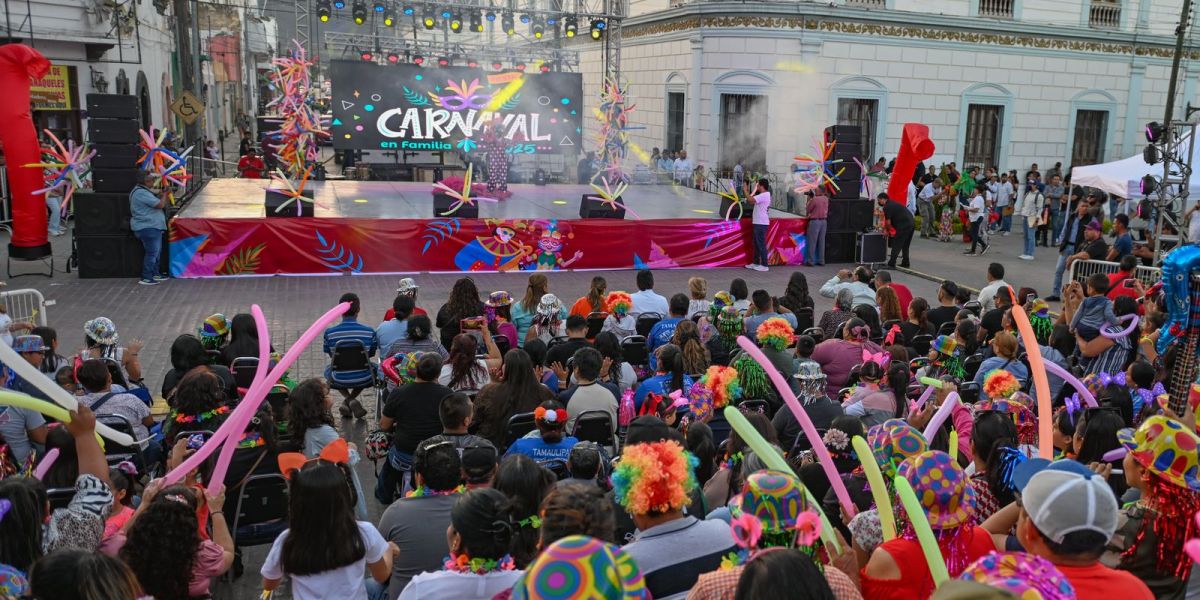 Disfrutan más de 5 mil Carnaval Familiar en el 17 “Te Quiero Más”