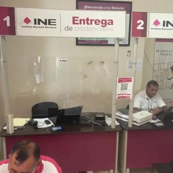 Módulos del INE abrirán toda la semana para entrega de credenciales