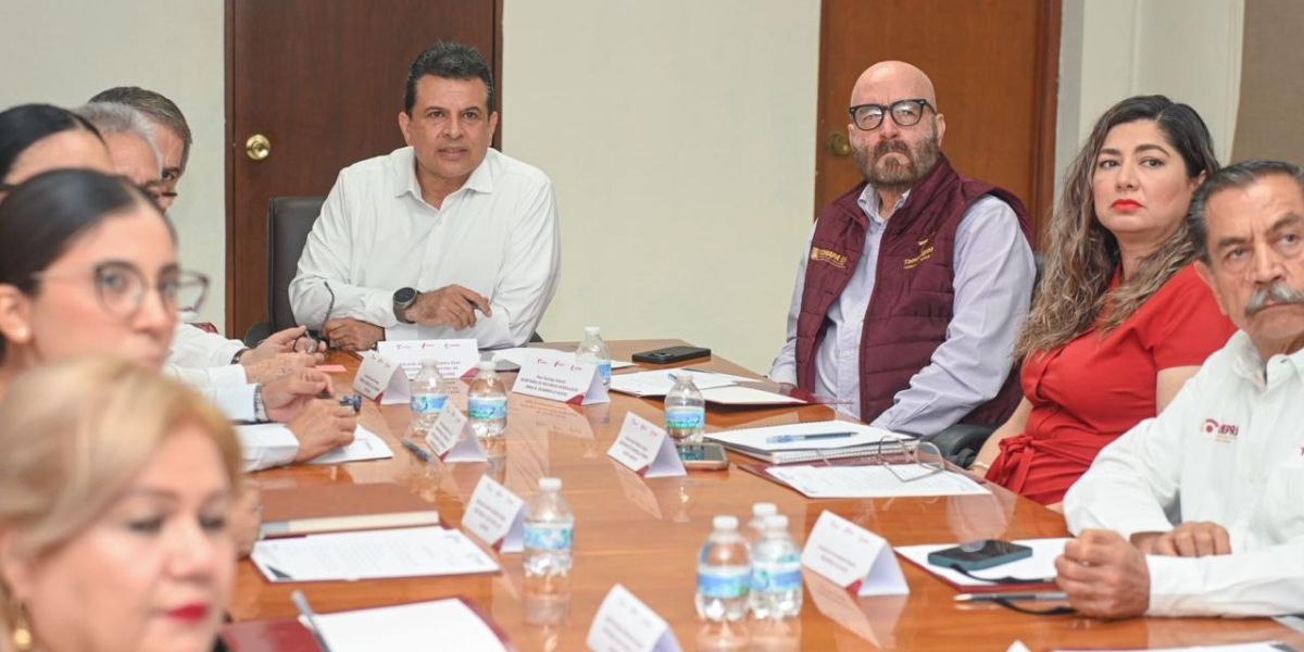 Con corazón y vocación entregan 1500 apoyos alimentarios en Victoria