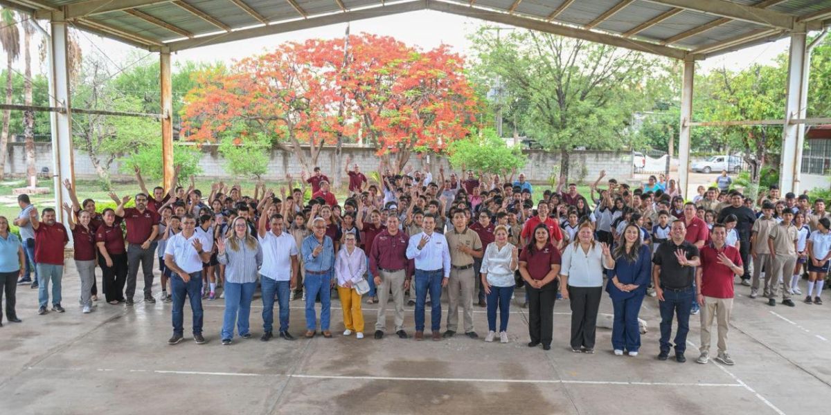 Entrega presidente Gattás aula a secundaria del ejido La Presa
