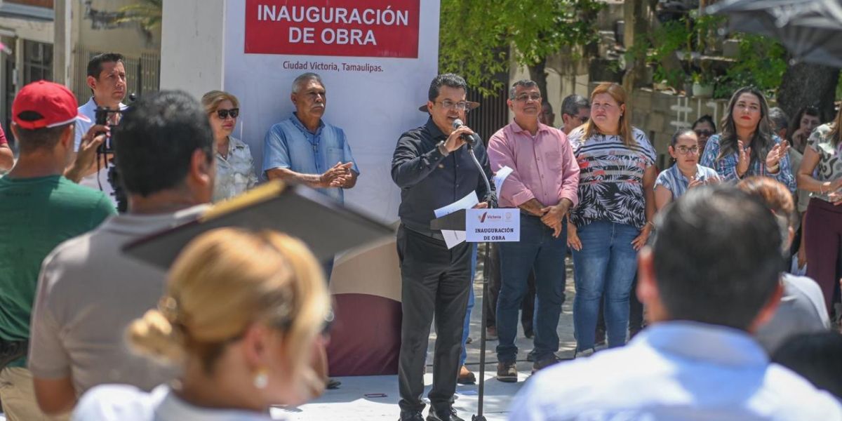 Inaugura alcalde calle de concreto hidráulico en colonia Tamatán