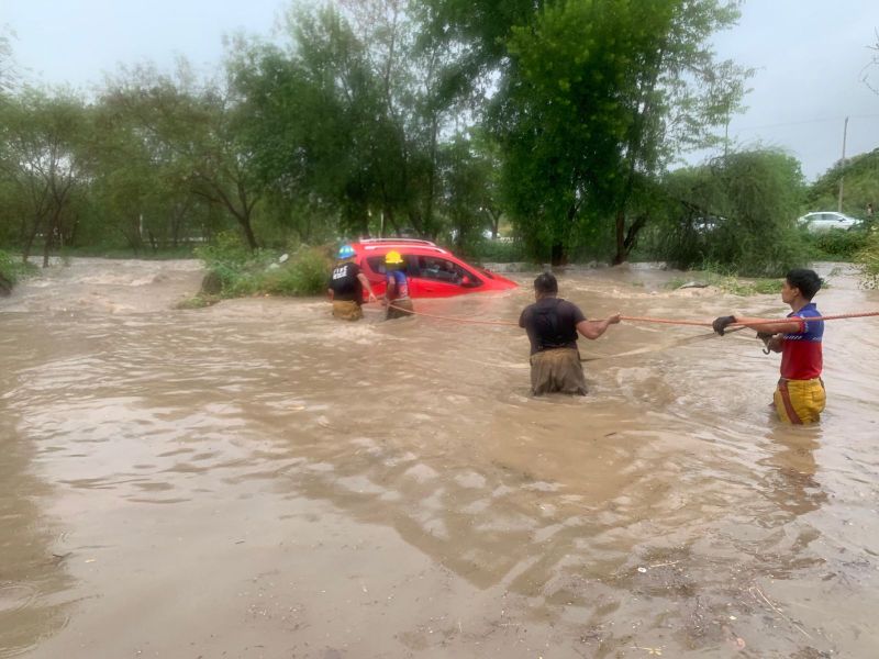 Brinda PC Victoria asistencia oportuna a la población durante torrencial lluvia