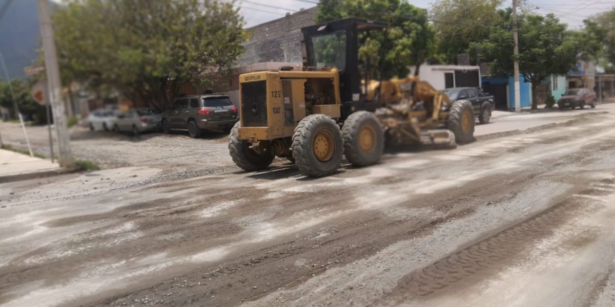 Implementa Municipio plan de azolve y bacheo en calles afectadas por lluvia