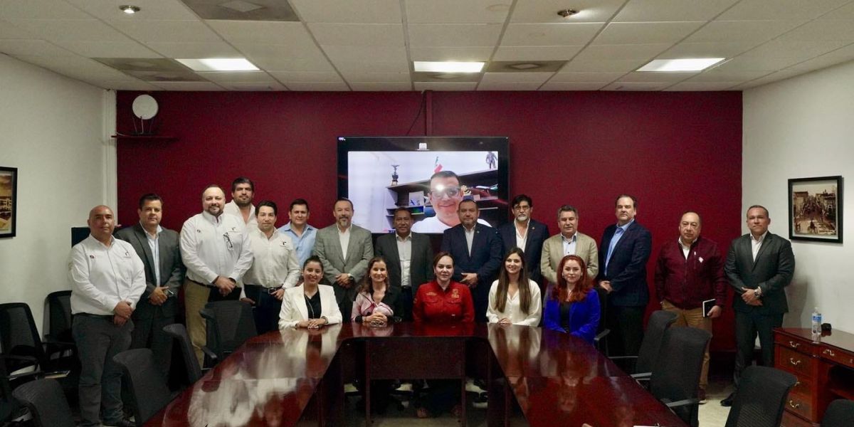 Impulsa alcaldesa Carmen Lilia Canturosas proyecto estratégico del aeropuerto de carga en Nuevo Laredo