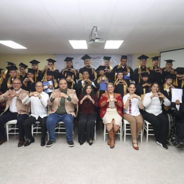 “Estamos comprometidos con la inclusión educativa” sostiene Olga Sosa en graduación de Cecati 24