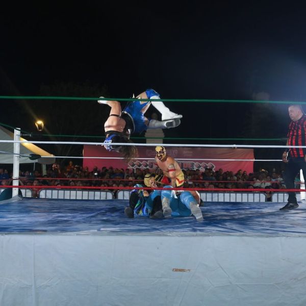 Más de 3 mil asistentes en función de lucha libre por el 177 aniversario de Nuevo Laredo
