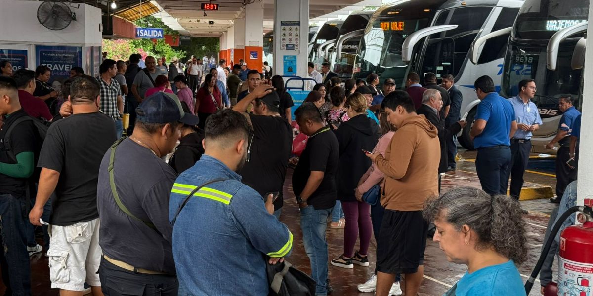 Por mal tiempo y daños en carreteras, la Central de Autobuses cancela corridas a destinos del sur
