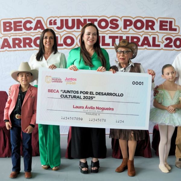 Entrega alcaldesa Carmen Lilia Canturosas más de 300 becas culturales y refrenda compromiso con artistas locales
