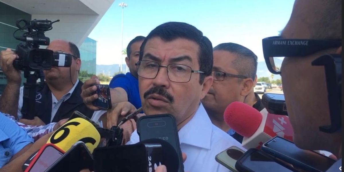 Disminuye deserción escolar en la UAT gracias a becas y expansión académica: Rector