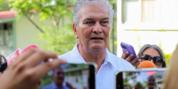 Reestructura Salud Tamaulipas áreas y salarios