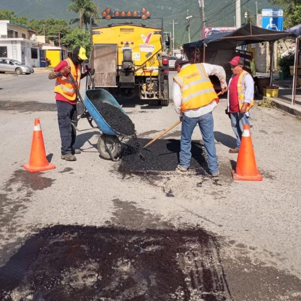 Llega programa de bacheo a más colonias de Victoria