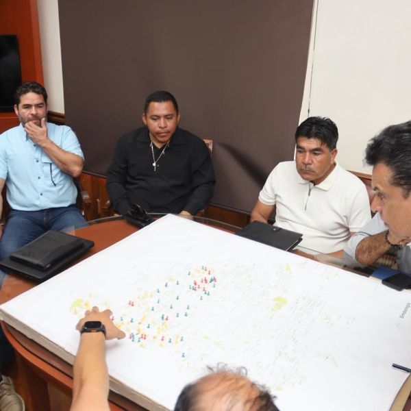 Evalúa Lalo Gattás eficiencia  de los Servicios Públicos