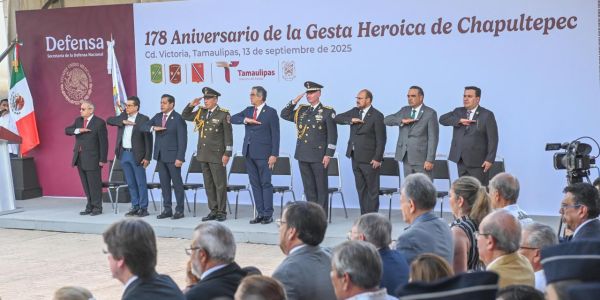 Participa alcalde junto al Gobernador en ceremonia cívico-militar en Victoria