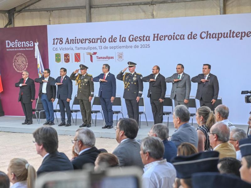 Participa alcalde junto al Gobernador en ceremonia cívico-militar en Victoria