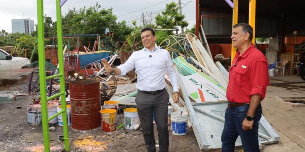 Reconoce alcalde labor de servicios públicos