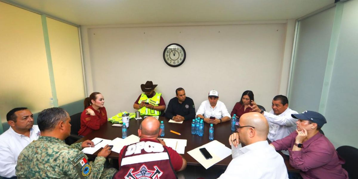 Alcaldesa supervisa operativo de apoyo ciudadano tras tormenta en Nuevo Laredo