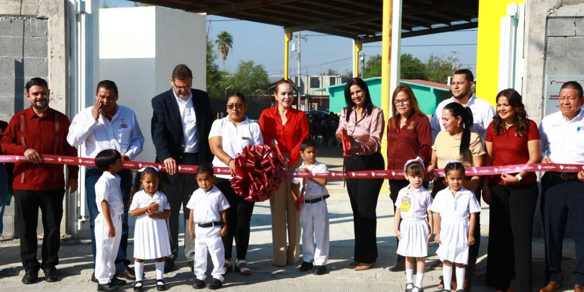 Refrenda alcaldesa Carmen Lilia Canturosas compromiso con la educación; entrega obras en escuelas de la ciudad