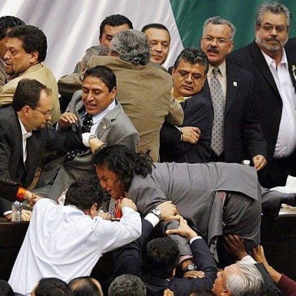 Tamaulipecos piden sacar del cargo a diputados que no cumplan