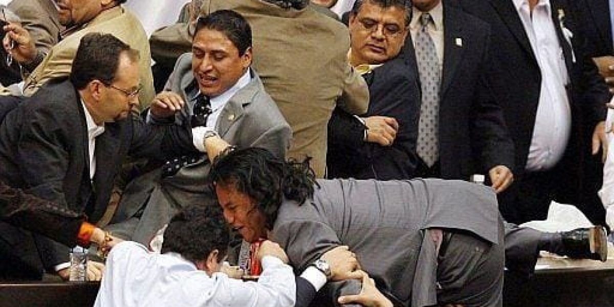 Tamaulipecos piden sacar del cargo a diputados que no cumplan