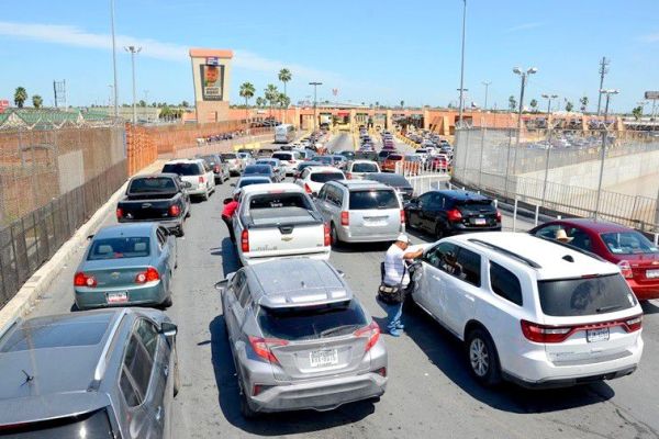 Exige líder del Congreso orden en puentes fronterizos para frenar caos decembrino
