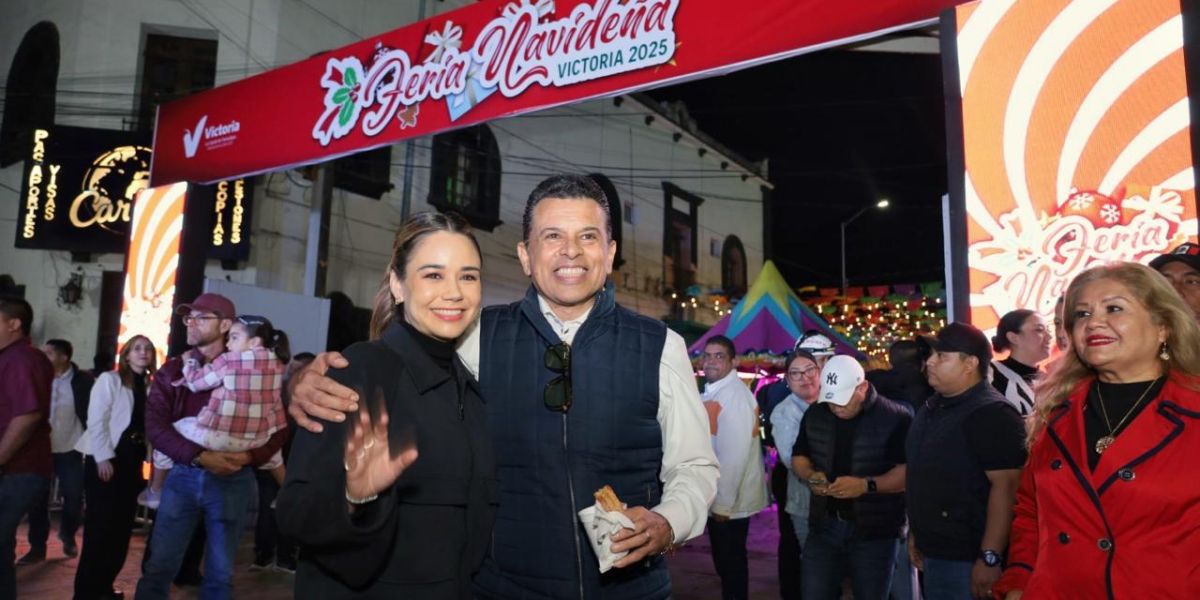 Encienden Lucy y Lalo Gattás fiestas navideñas en la Capital