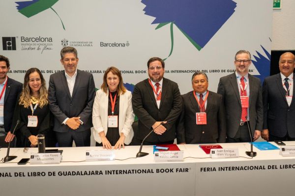 Tamaulipas recibe distinción de excelencia educativa otorgada por la UNESCO en la FIL Guadalajara