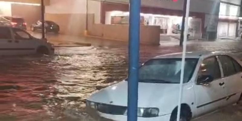 Frente frío 21 paralizó a Victoria con intensa tormenta