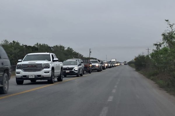 Retenes y obras frenan el avance de miles de viajeros