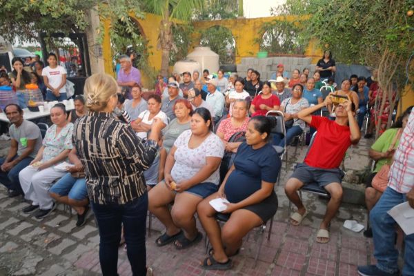 Lleva Municipio apoyo alimentario a vecinos de la colonia Enfermeras