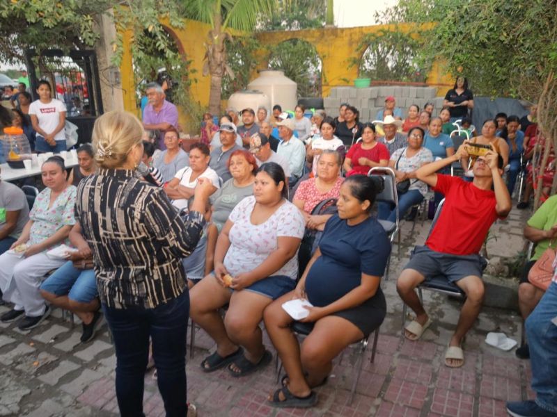 Lleva Municipio apoyo alimentario a vecinos de la colonia Enfermeras