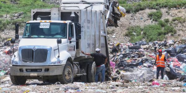 Hasta media tonelada diaria de basura  colapsó a Victoria tras fiestas navideñas