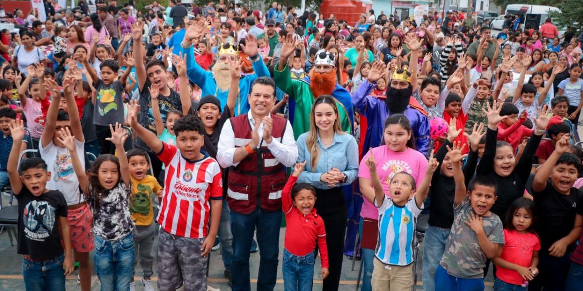 DIF Victoria y gobierno municipal celebran el Día de Reyes con familias de la colonia Altas Cumbres