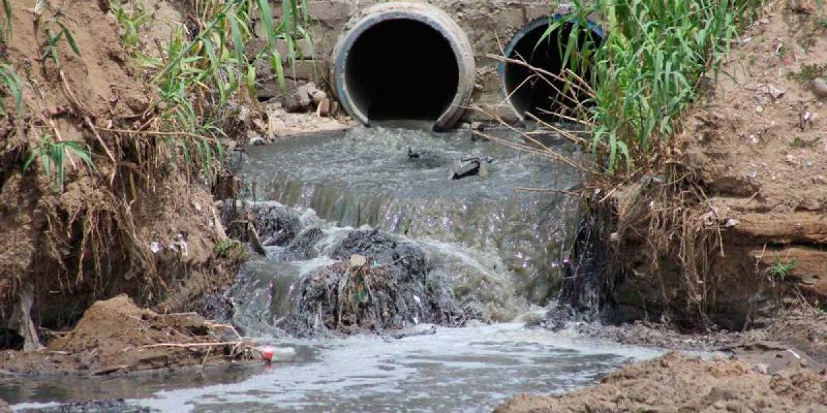 Se validan reglas para cobrar descargas de aguas residuales en ríos