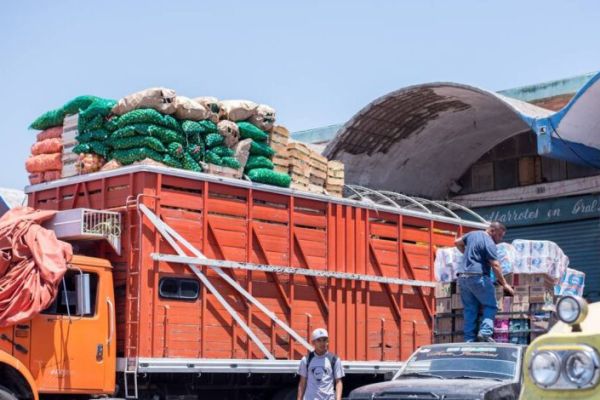 Garantizan abasto de alimentos; bloqueos podrían presionar precios