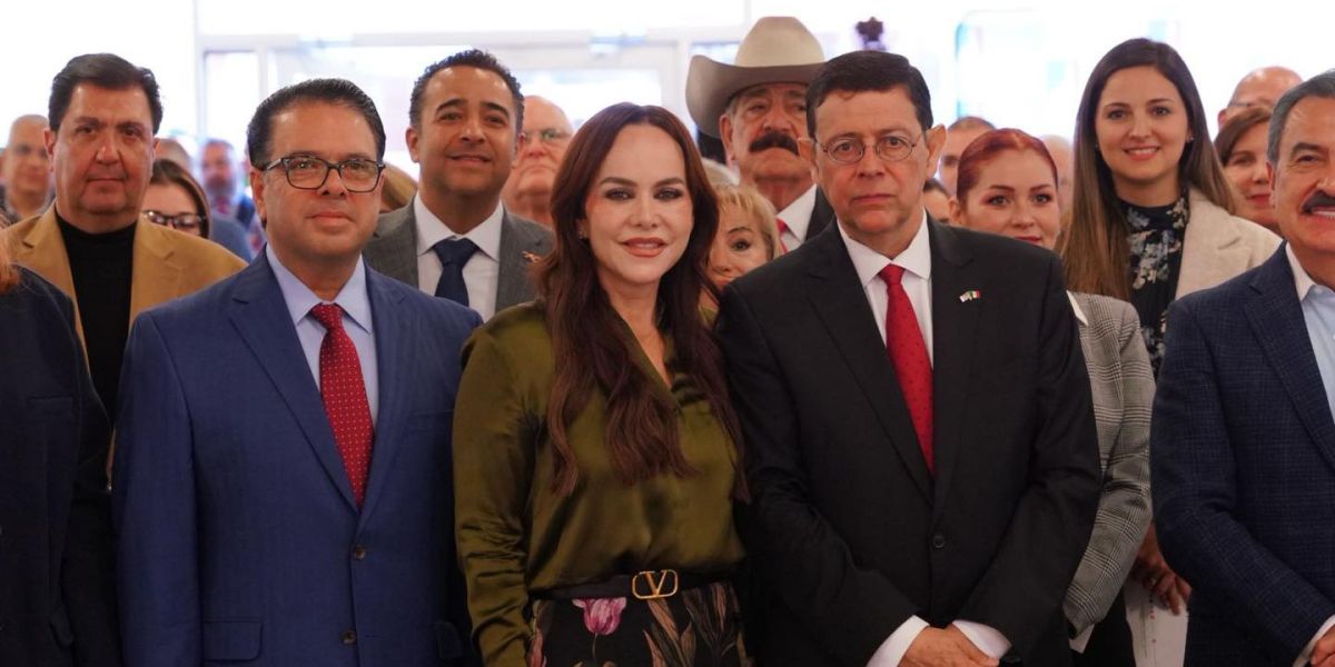 Destaca alcaldesa Carmen Lilia Canturosas fortaleza binacional de los dos Laredos durante informe del consulado de México en Laredo