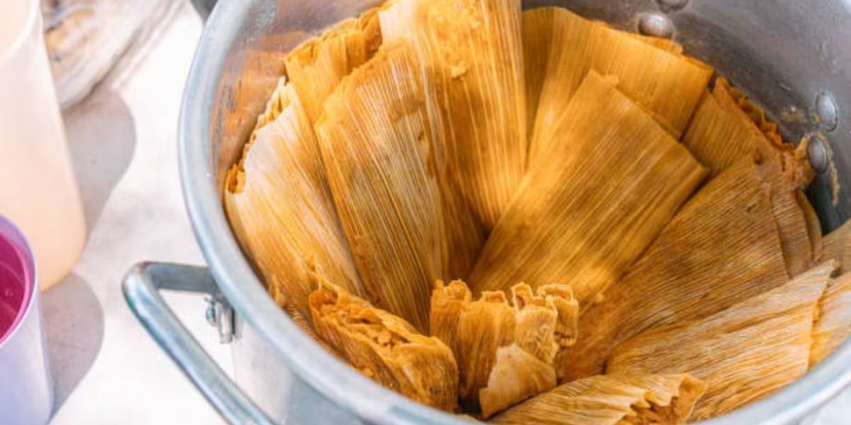 La hoja no sube, pero el tamal sí pega al bolsillo