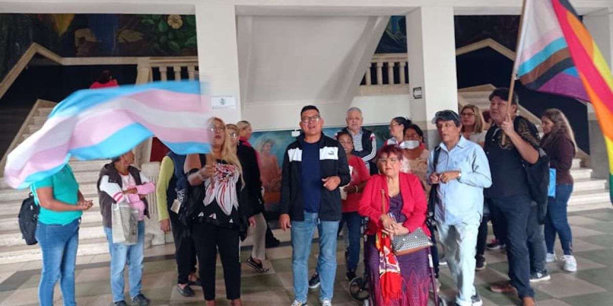 Comunidad LGBT pide a legisladores revisar iniciativa alterna de Ley de Identidad de Género
